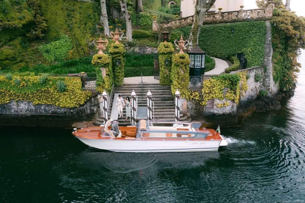 Lancha diante da Villa del Balbianello